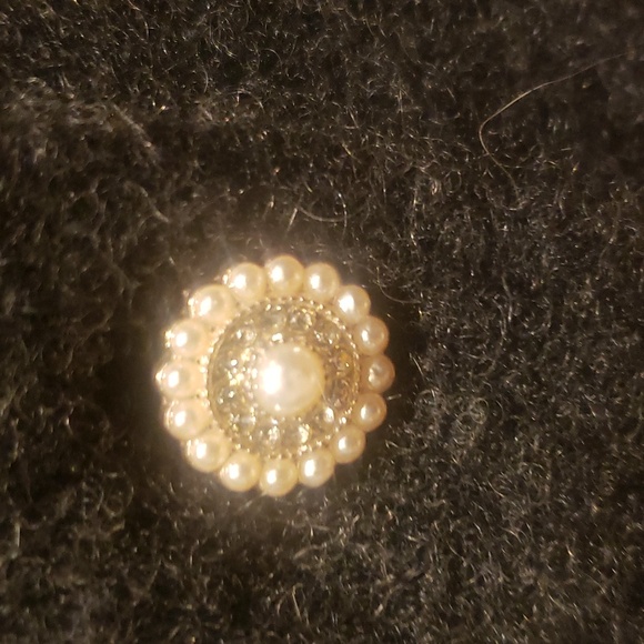 Nwt Tahari cashmere dark gray sweater with pearls buttons - Picture 11 of 12